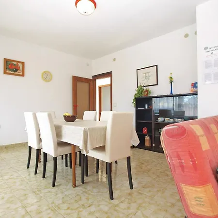 Apartment Fuer 8 Personen Ca 105 Qm In Medulin, Istrien Suedkueste Von Istrien *